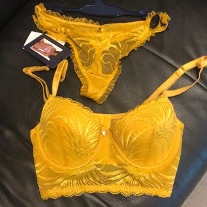 2pc Rachel Roy lace bra& thong set
